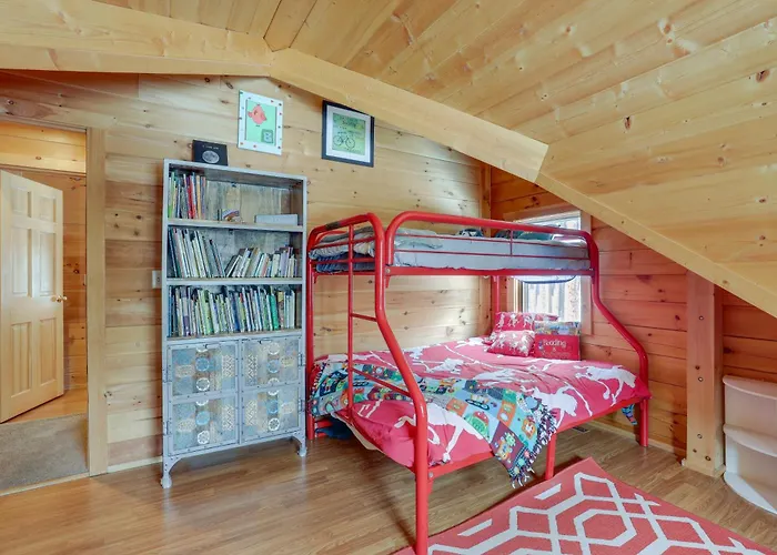 Holiday home 2 Mi To Skiing: Casper W/ Mtn Views! *