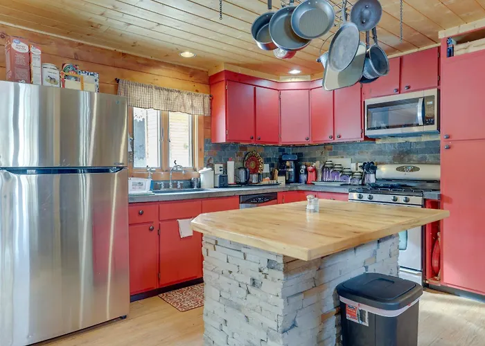 Holiday home 2 Mi To Skiing: Casper W/ Mtn Views!